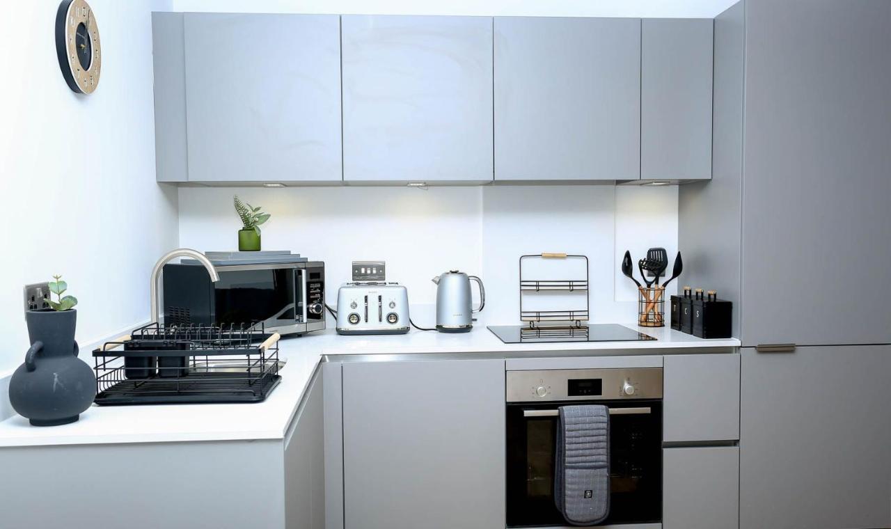 Snuggle Inn - Riverside Apartments - Views Over Looking London River Thames, Close To O2 Arena, London Excel, London City Airport, Thames Clipper- River Boat Service, Woolwich Ferry, Onsite Parking, Twin Room Option Available Екстериор снимка