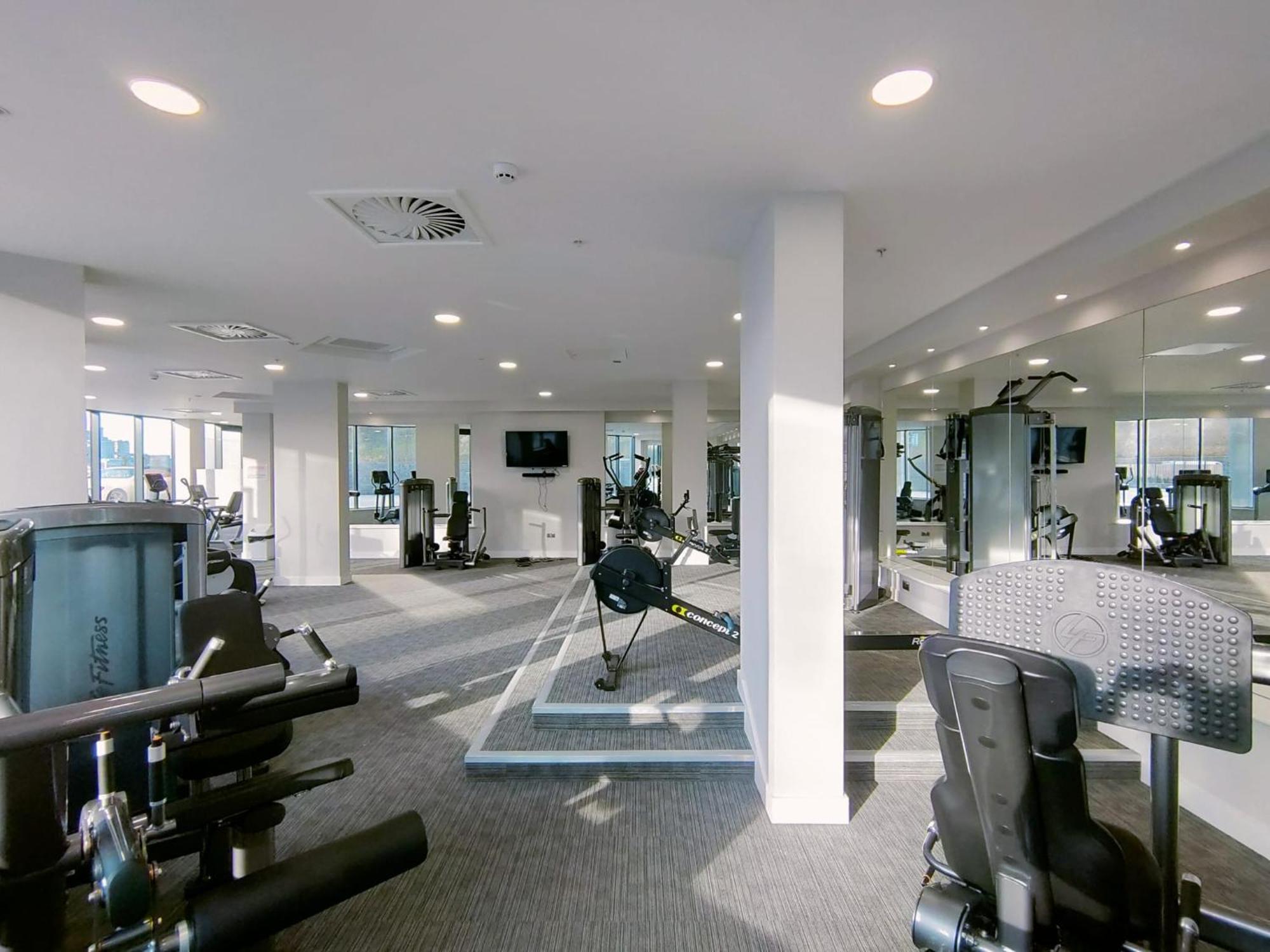 Snuggle Inn - Riverside Apartments - Views Over Looking London River Thames, Close To O2 Arena, London Excel, London City Airport, Thames Clipper- River Boat Service, Woolwich Ferry, Onsite Parking, Twin Room Option Available Екстериор снимка